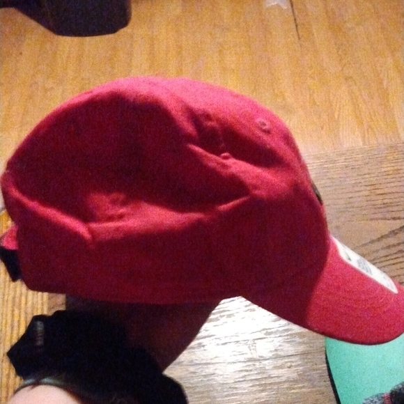 Nike Vibrant Pink Cap with Black Swoosh - Picture 5 of 5